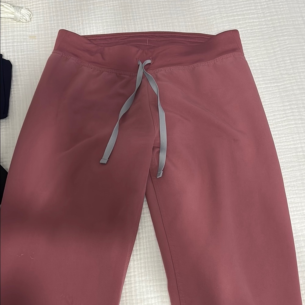 Figs Women's Wide Leg Pants in Mauve